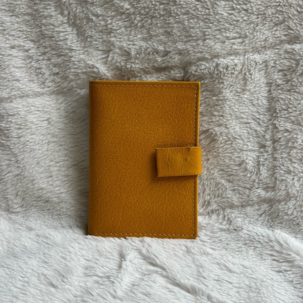 Vintage Buxton Oasis Leather Card Case Mustard Yellow Mini Wallet Made in Canada - Picture 4 of 13